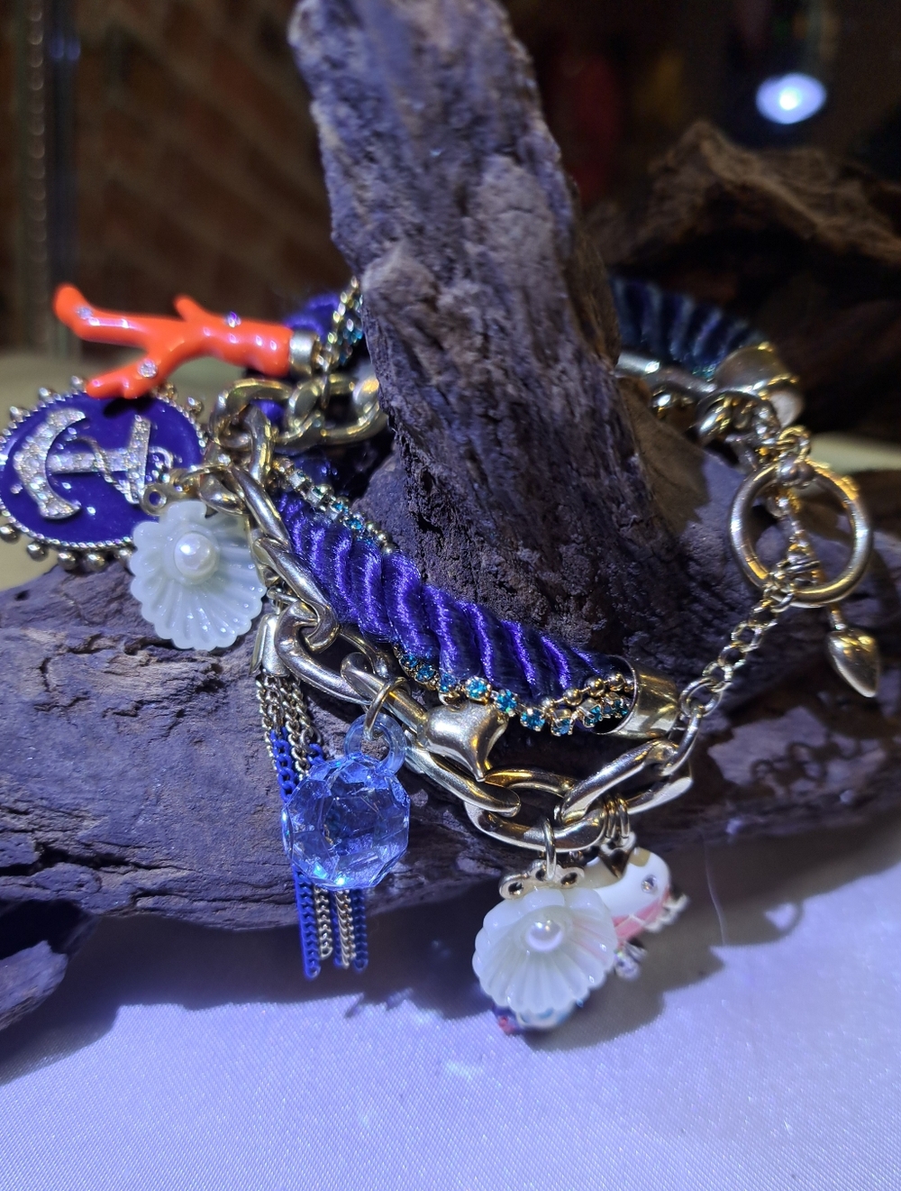 RARE BETSY JOHNSON VINTAGE NAUTICAL THEMED BRACLET - Picture 5 of 10
